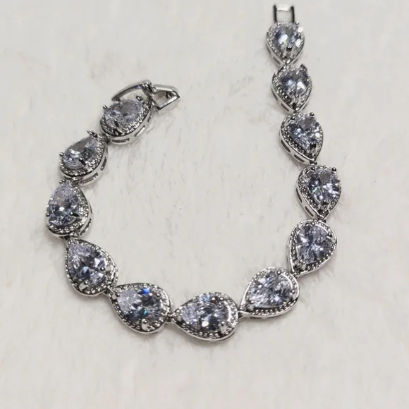 Y2K Cubic Zirconia Rhodium Plating Pear Shaped Stone Tennis Bracelet - Picture 12 of 12